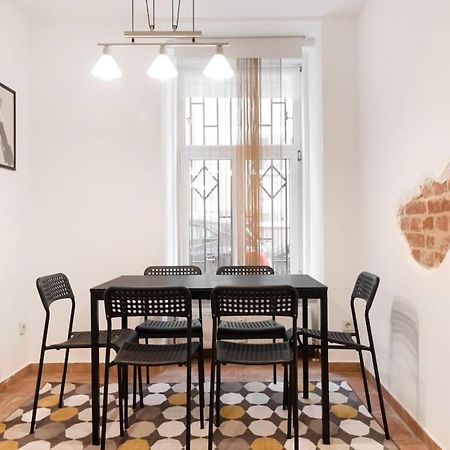 Spacious Central Apartment Вена Экстерьер фото