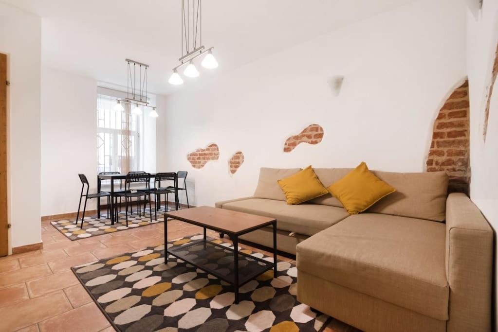 Spacious Central Apartment Вена Экстерьер фото