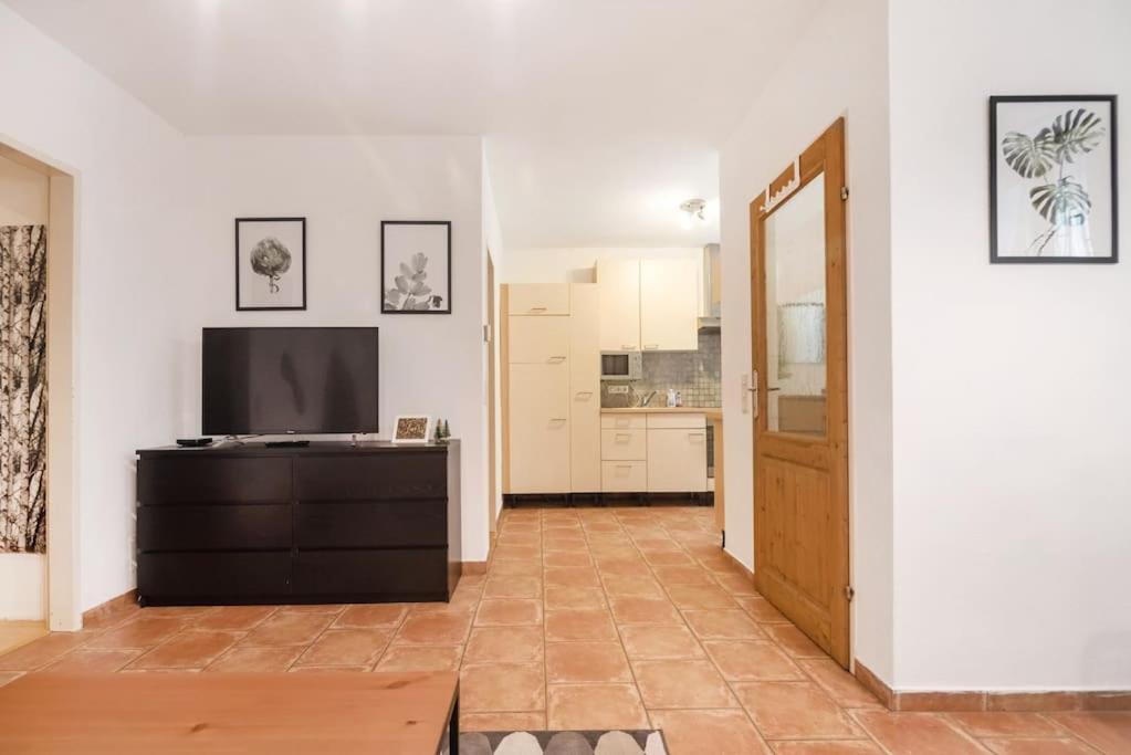 Spacious Central Apartment Вена Экстерьер фото