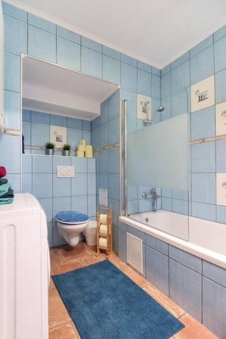 Spacious Central Apartment Вена Экстерьер фото